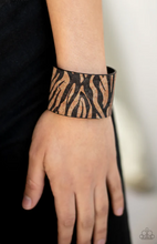 Load image into Gallery viewer, Zebra Zone Black Cork