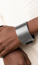 Load image into Gallery viewer, Studded Synchronism Black Wrap