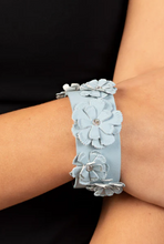 Load image into Gallery viewer, What do You Pro-Posies Blue Wrap