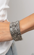 Load image into Gallery viewer, Billowy Beam Purple Cuff