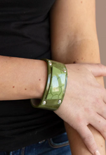 Load image into Gallery viewer, Geo Glamper Green Wrap