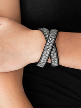 Load image into Gallery viewer, Rock Bank Refinement Black Double Wrap