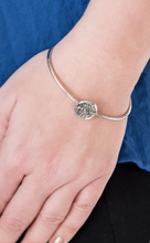 Load image into Gallery viewer, Modern Day Diva Silver Cuff