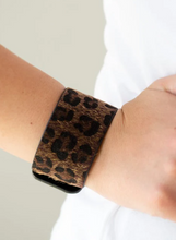 Load image into Gallery viewer, Cheetah Cabana Brown Wrap