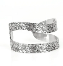 Load image into Gallery viewer, Garden Goddess Silver cuff