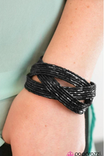 Load image into Gallery viewer, Shooting Stars Seed Bead Black Cuff