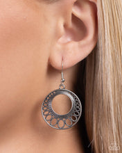 Load image into Gallery viewer, Peacefully Prairie Silver Earring