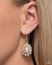 Load image into Gallery viewer, Extroverted Elegance Gold Earrings