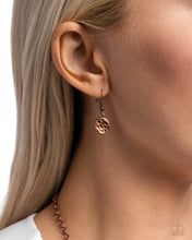 Load image into Gallery viewer, Elongated Elegance Copper Necklace