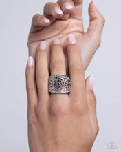 Load image into Gallery viewer, Gilded Glitz Green Ring