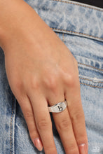 Load image into Gallery viewer, Monogram Memento Silver Skinny Band Ring - B