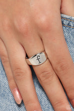 Load image into Gallery viewer, Monogram Memento Silver Skinny Band Ring - F