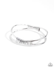 Load image into Gallery viewer, Tactile Thrill Silver Bangle
