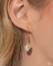 Load image into Gallery viewer, Cubed Cameo Gold Necklace