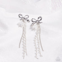 Load image into Gallery viewer, Garden Gain White Earrings