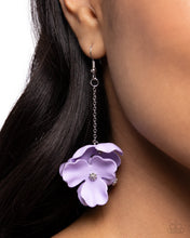 Load image into Gallery viewer, Plentiful Petals Purple Earrings