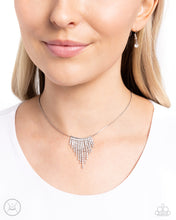 Load image into Gallery viewer, Chandelier Cadenza White Necklace