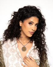 Load image into Gallery viewer, Pendant Paradox Brown Earrings