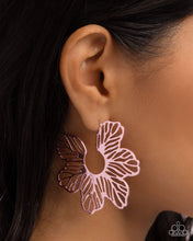 Load image into Gallery viewer, Floral Fame Pink Earring