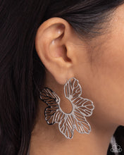 Load image into Gallery viewer, Floral Fame Silver Earrings