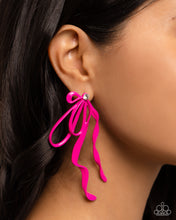 Load image into Gallery viewer, Trendy Tapestry Pink Earring
