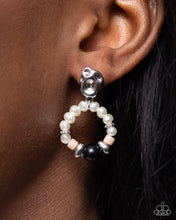 Load image into Gallery viewer, Swirl Selfie Black Earrings