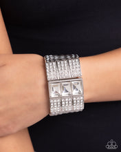 Load image into Gallery viewer, Dramatic Diva White Bracelet