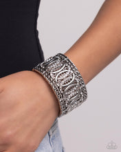 Load image into Gallery viewer, Forged Fashion White Bracelet