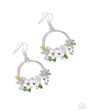 Load image into Gallery viewer, Fairy Freestyle White Earrings