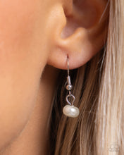 Load image into Gallery viewer, Modest Malibu Silver Necklace