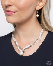 Load image into Gallery viewer, Pearly Perspective White Necklace