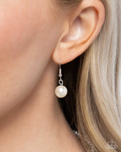 Load image into Gallery viewer, Pearly Perspective White Necklace