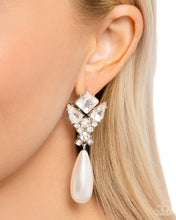 Load image into Gallery viewer, Pearly Promenade White Earrings
