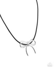 Load image into Gallery viewer, Leisurely Ladylike Black Necklace