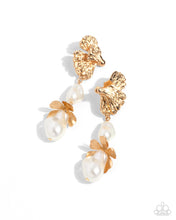 Load image into Gallery viewer, Profound Pearls Gold Earrings