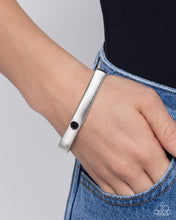 Load image into Gallery viewer, Surprising Solo Black Bracelet