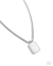 Load image into Gallery viewer, Clandestine Color White Necklace