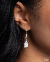 Load image into Gallery viewer, Clandestine Color White Necklace
