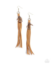 Load image into Gallery viewer, Feathered Festivity Brass Earrings