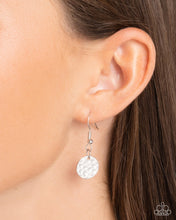 Load image into Gallery viewer, Dedicated Diva Blue Necklace