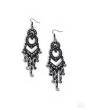 Load image into Gallery viewer, Pristine Precipitation Black Earrings