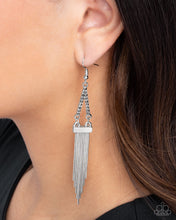 Load image into Gallery viewer, Trailing Off Silver Earrings