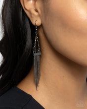 Load image into Gallery viewer, Trailing Off Black Earrings