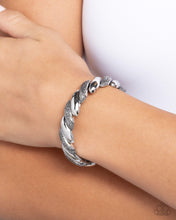 Load image into Gallery viewer, Captivating Curls Silver Bracelet