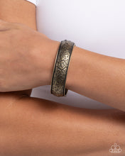 Load image into Gallery viewer, Regency Refresh Brass Hinged Bracelet