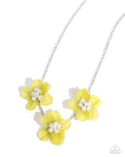 Load image into Gallery viewer, Petaled Promotion Green Necklace