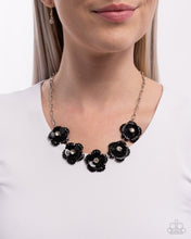Load image into Gallery viewer, Flower Chain Black Necklace