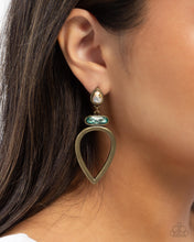 Load image into Gallery viewer, Cultured Chic Brass Earring
