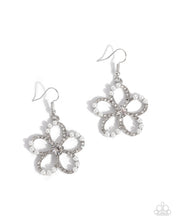 Load image into Gallery viewer, Paramount Pearls White Earrings
