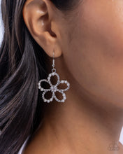 Load image into Gallery viewer, Paramount Pearls White Earrings